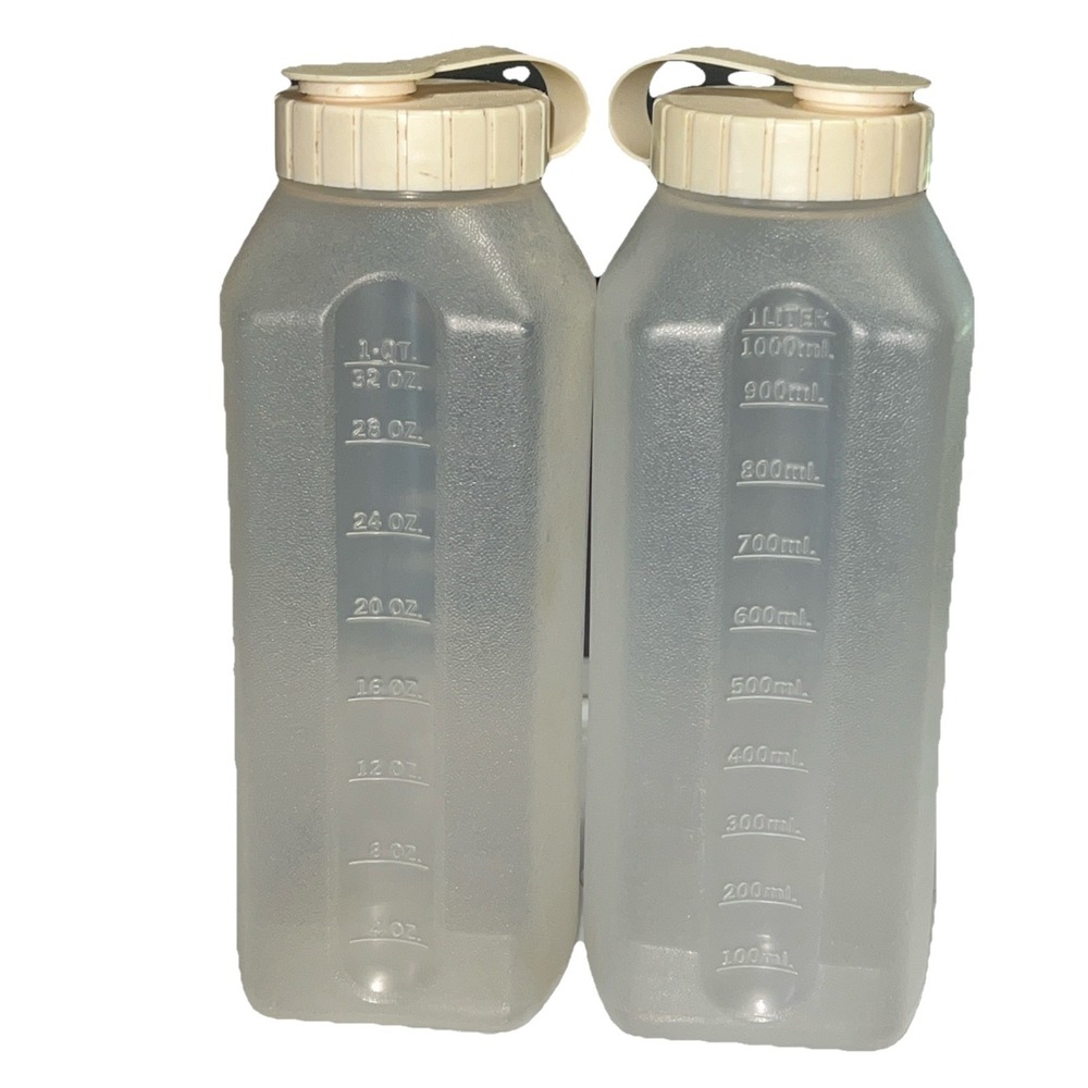 2 Rubbermaid Quart 32oz Bottles Almond Lid Screw Water Juice Spout Flip Top 2467